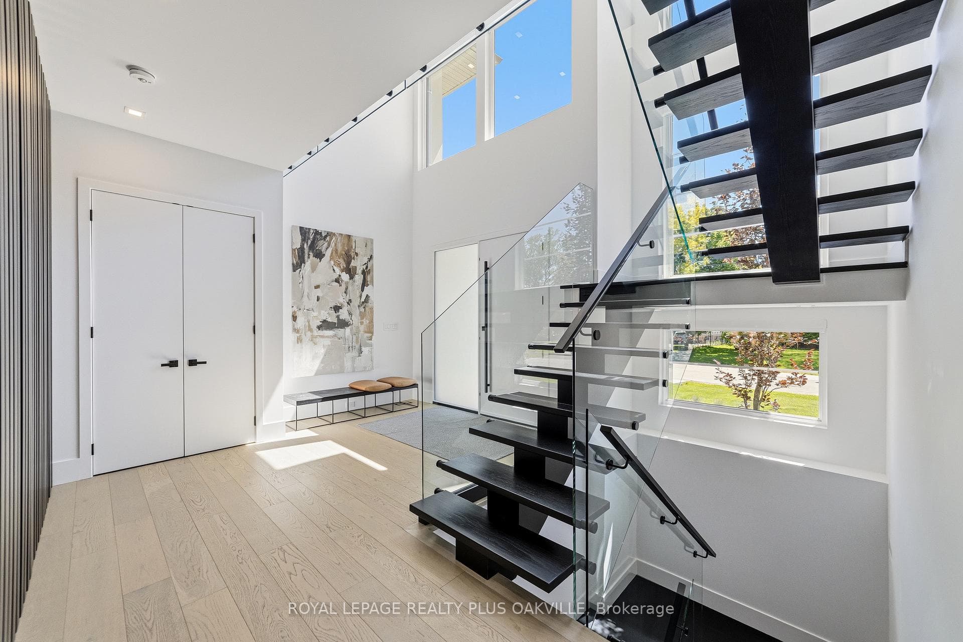 1189 Tisdale Street photo 2