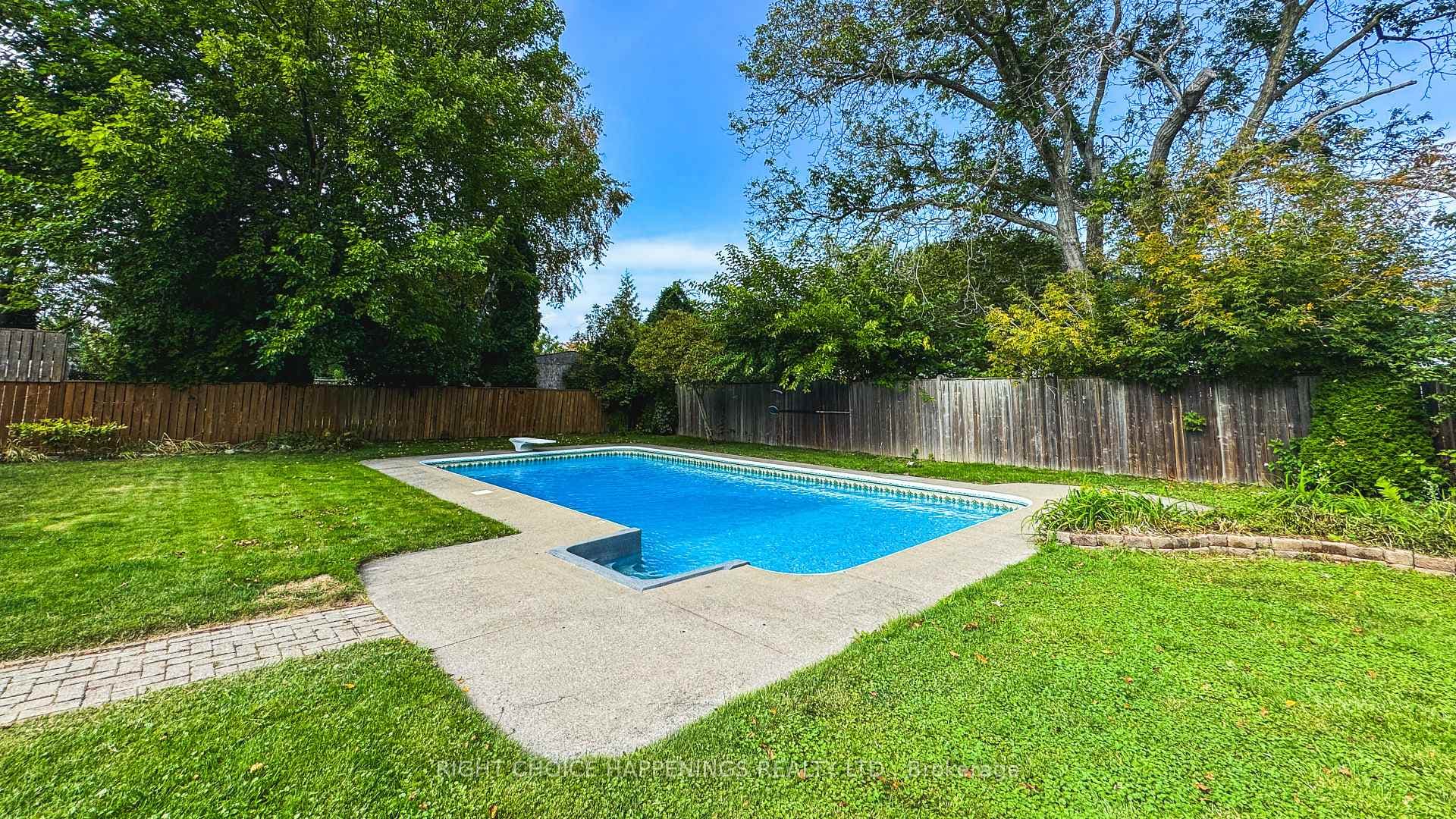 23 Heywood Avenue photo 24