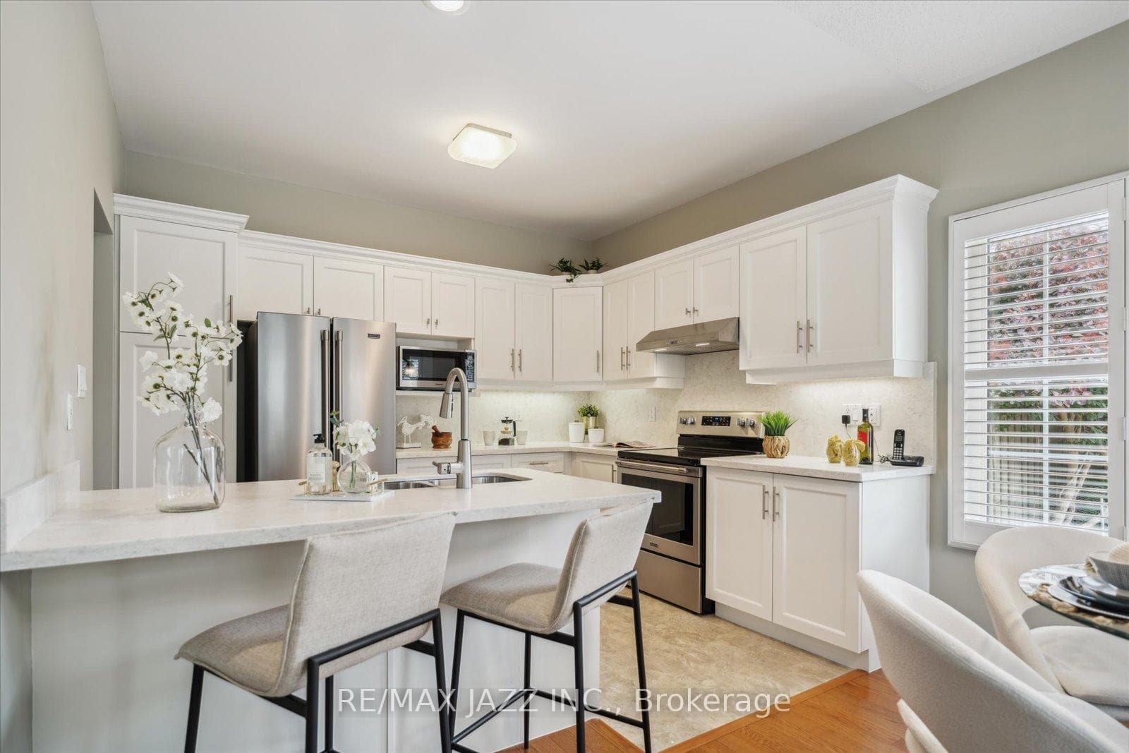 865 Greenleaf Circle photo 11