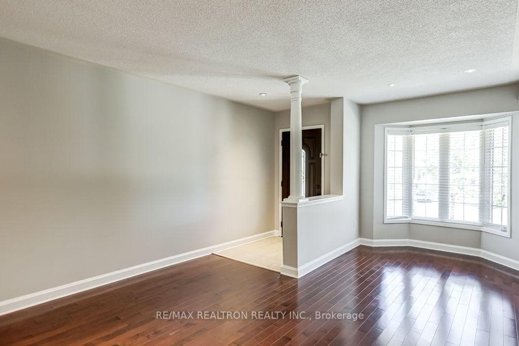 20 Raintree Drive photo 7