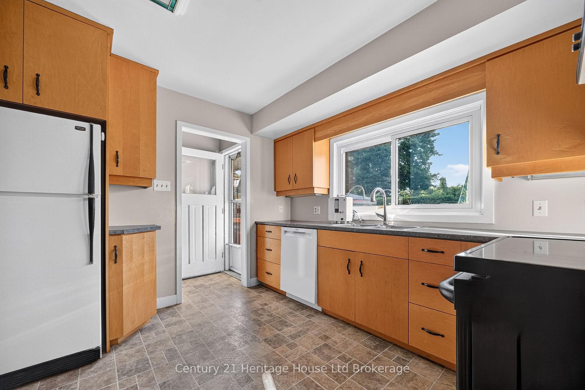 54 Glendale Drive photo 9