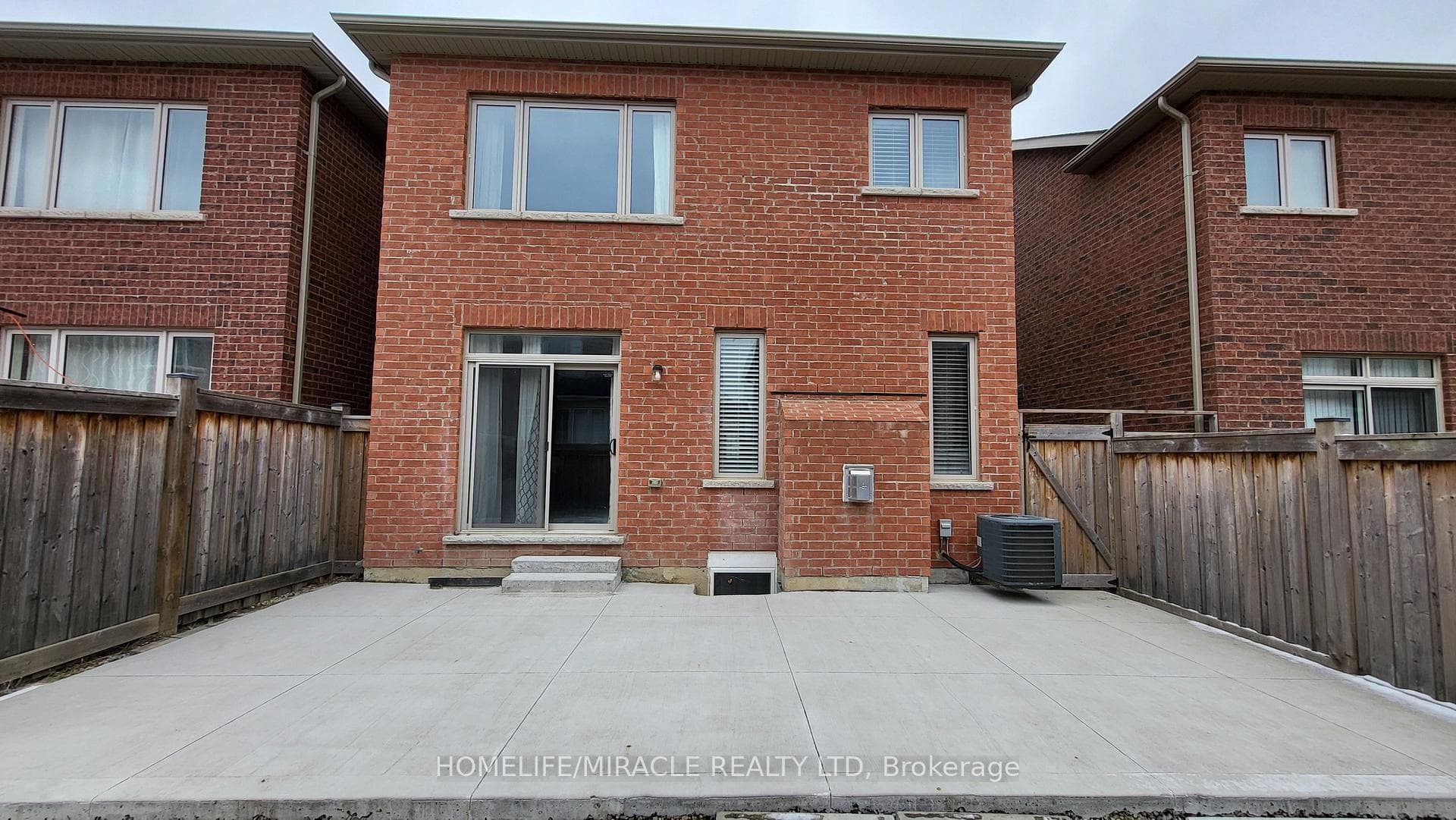 9 Humberstone Crescent photo 20