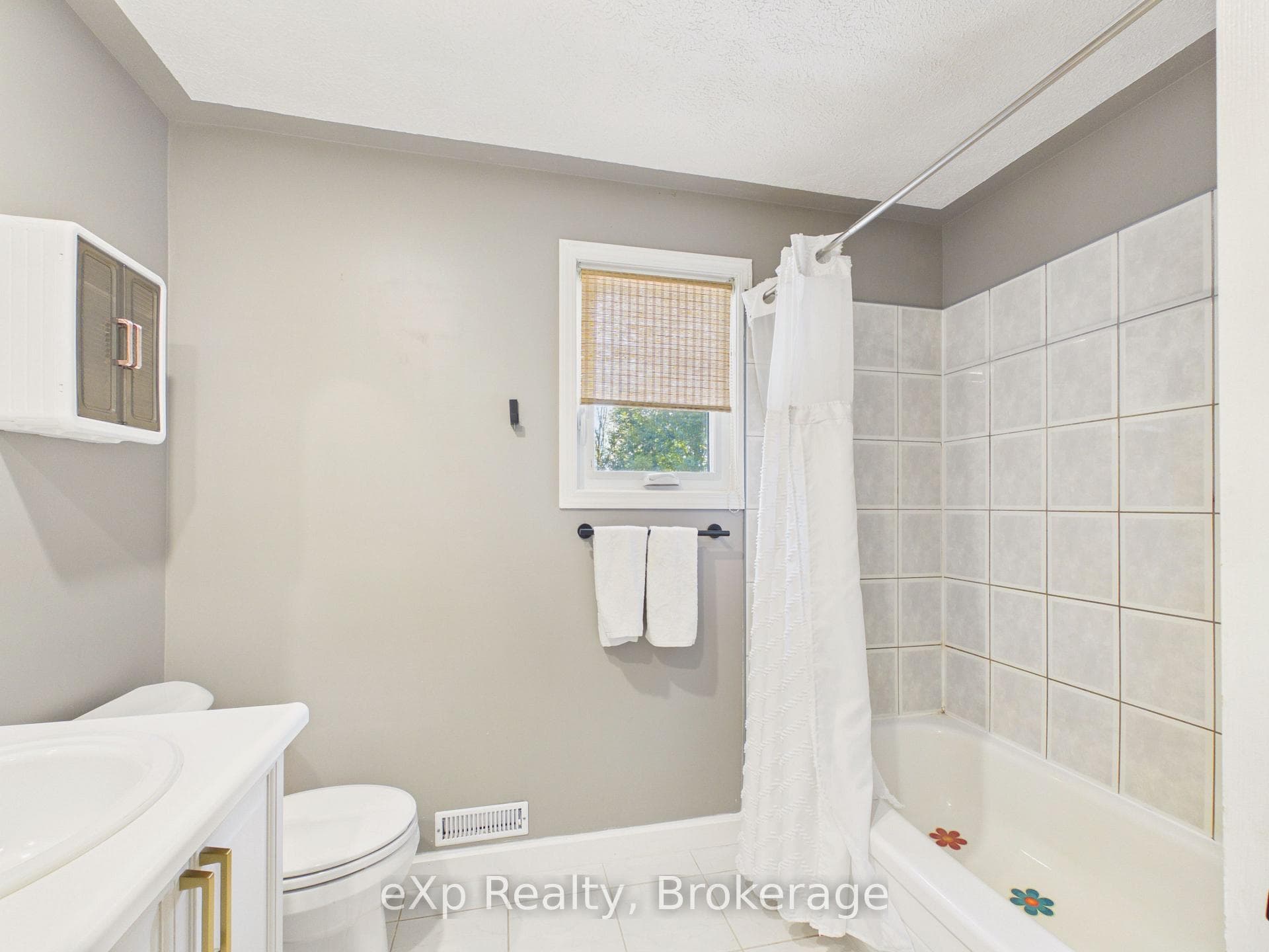 20 Highland Crescent photo 26