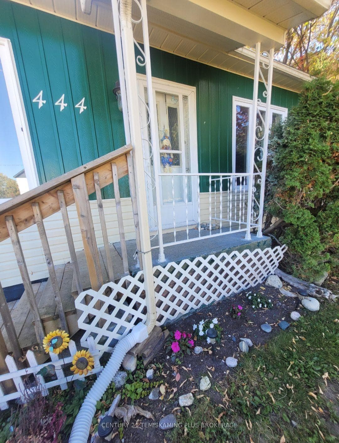 444 Blackwall Street photo 3