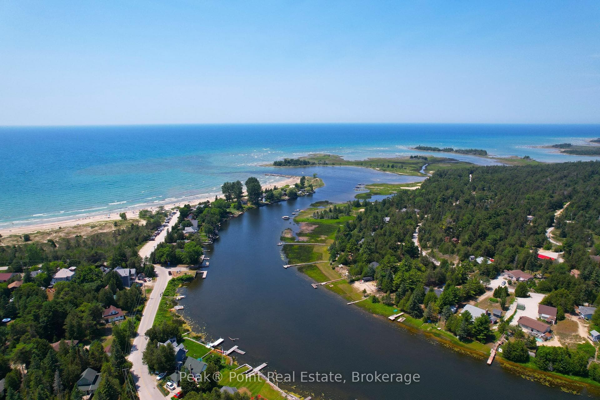 Walking distance to River Access & North Beach!