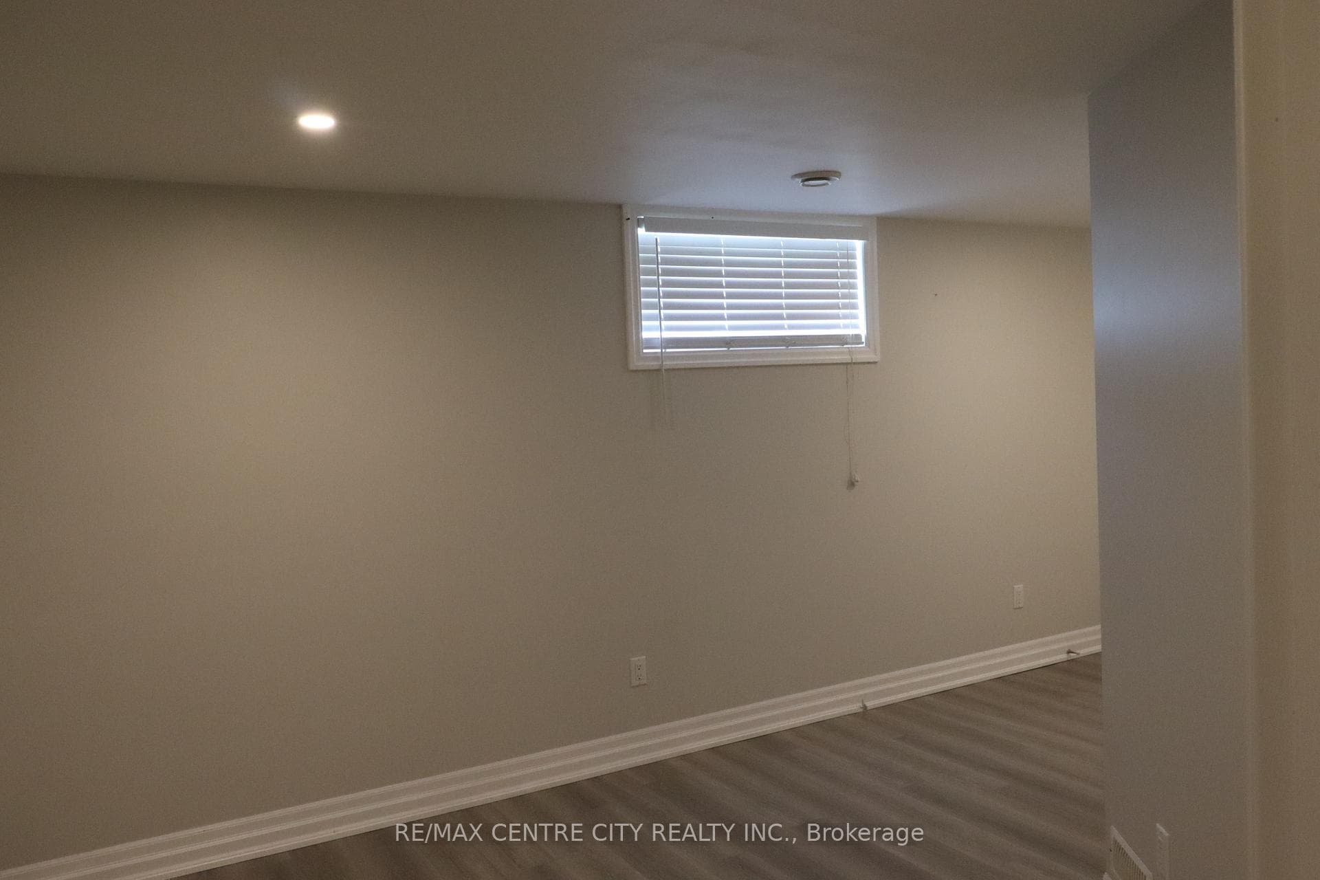 83 Britannia Avenue photo 22