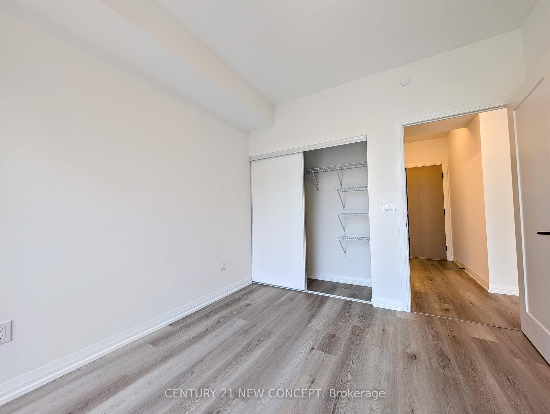 280 Dundas Street Unit 709 photo 6