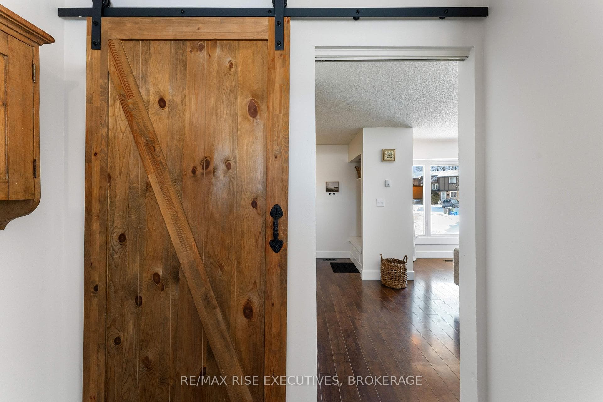 139 WYCLIFFE Crescent photo 14