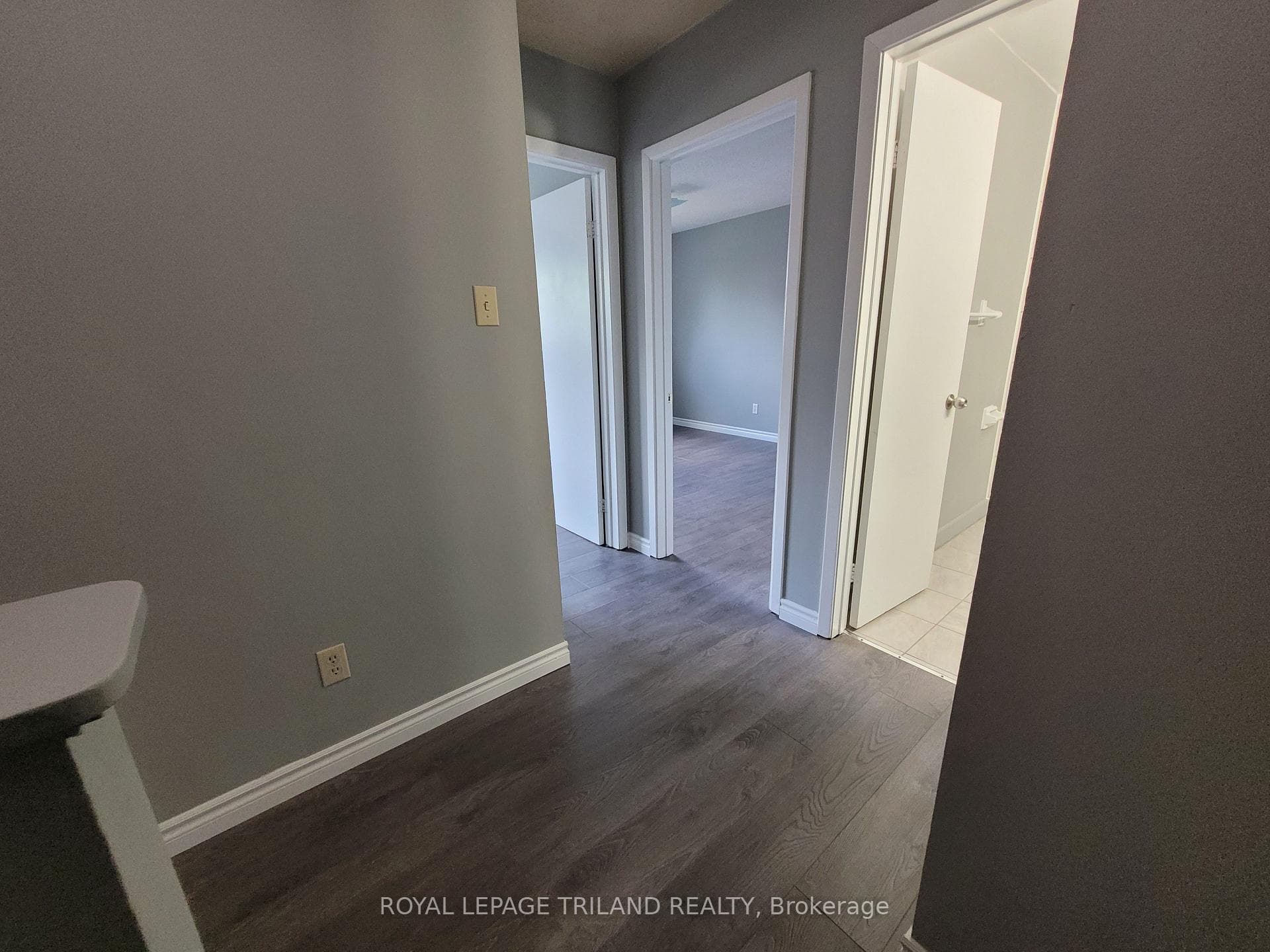 585 Gainsborough Road Unit 66 photo 6