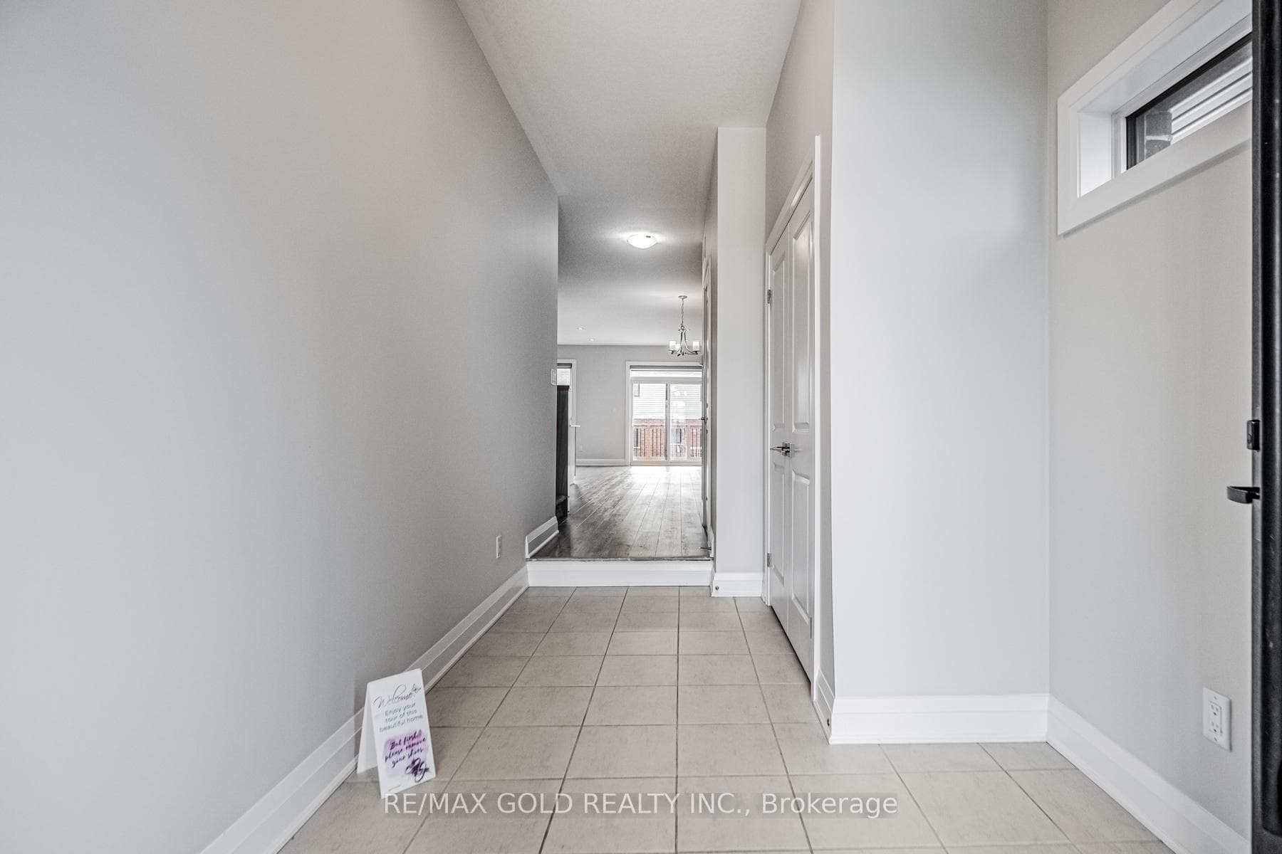 699 Thomas Slee Drive photo 6