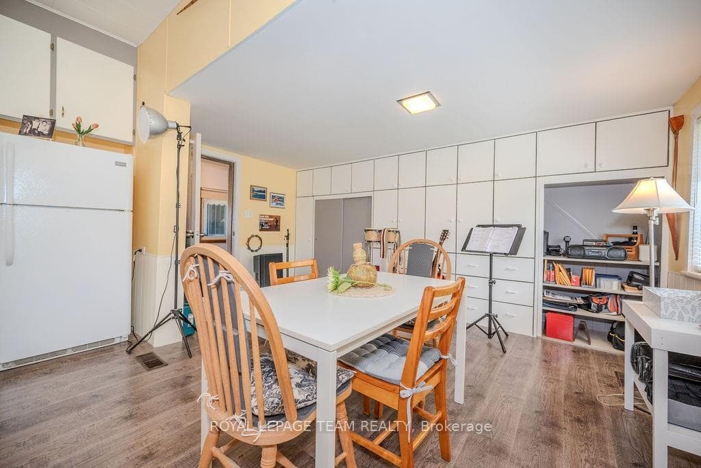 29 BONNECHERE Street photo 16