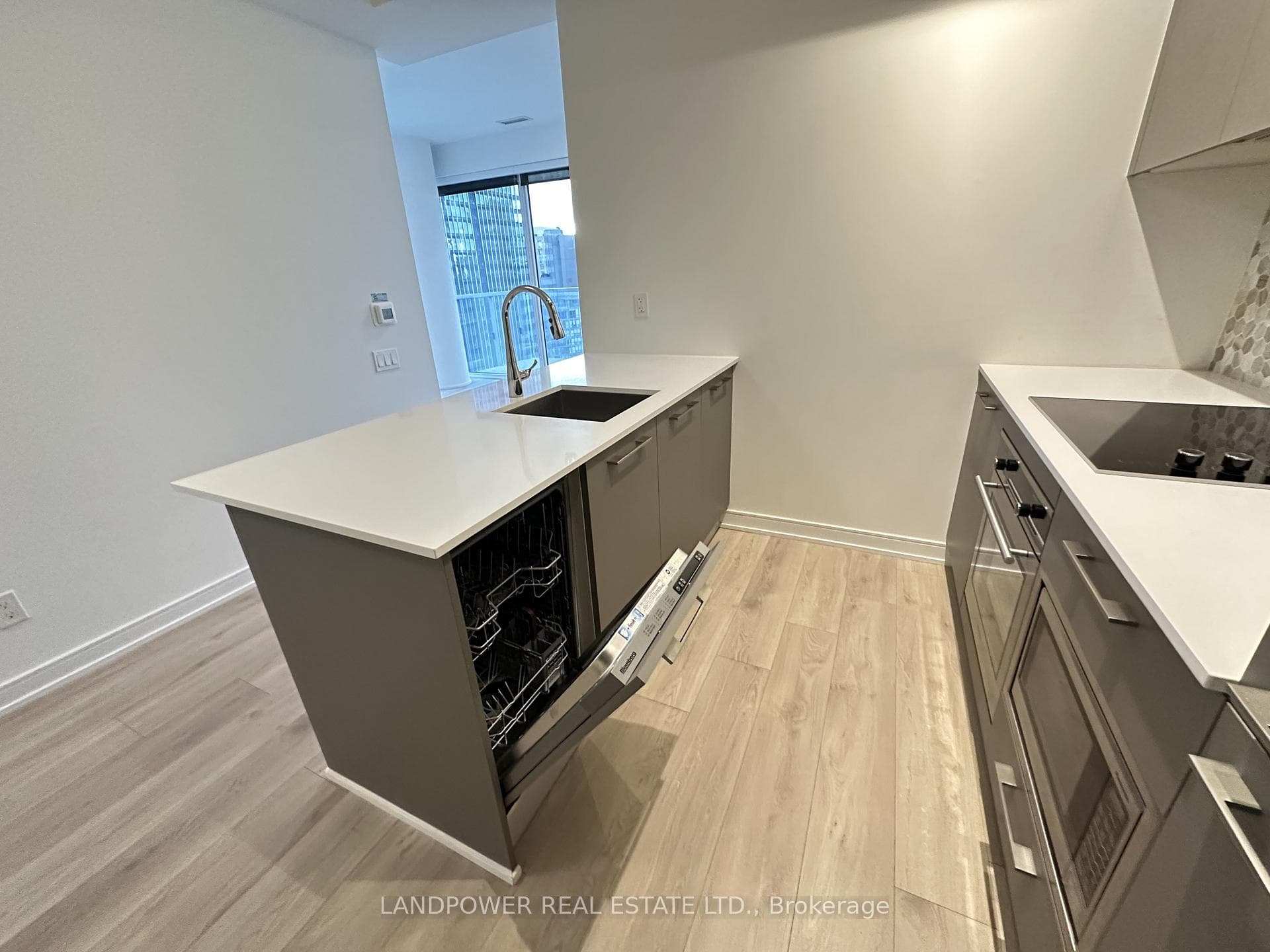 3 Gloucester Street Unit 2709 photo 2