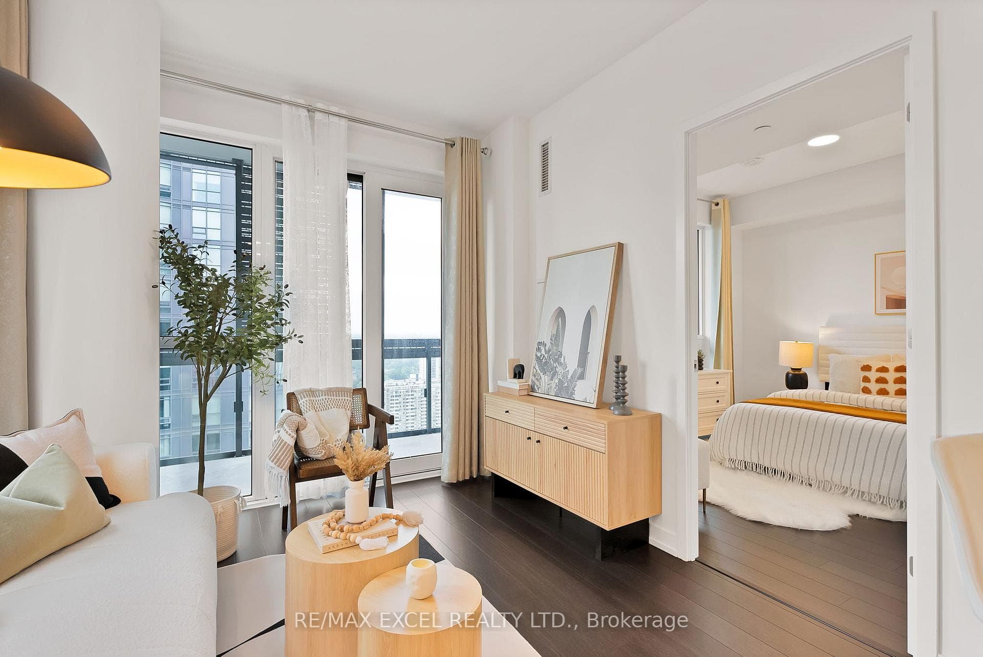 39 Roehampton Avenue Unit 2508 photo 4