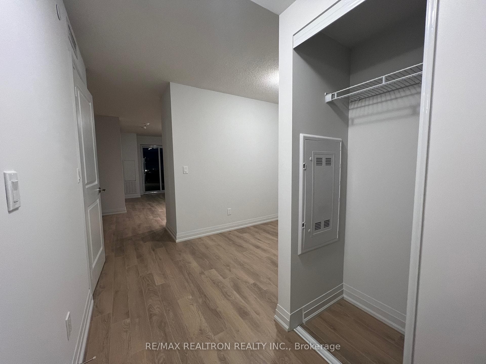 20 Meadowglen Place Unit 2202 photo 23
