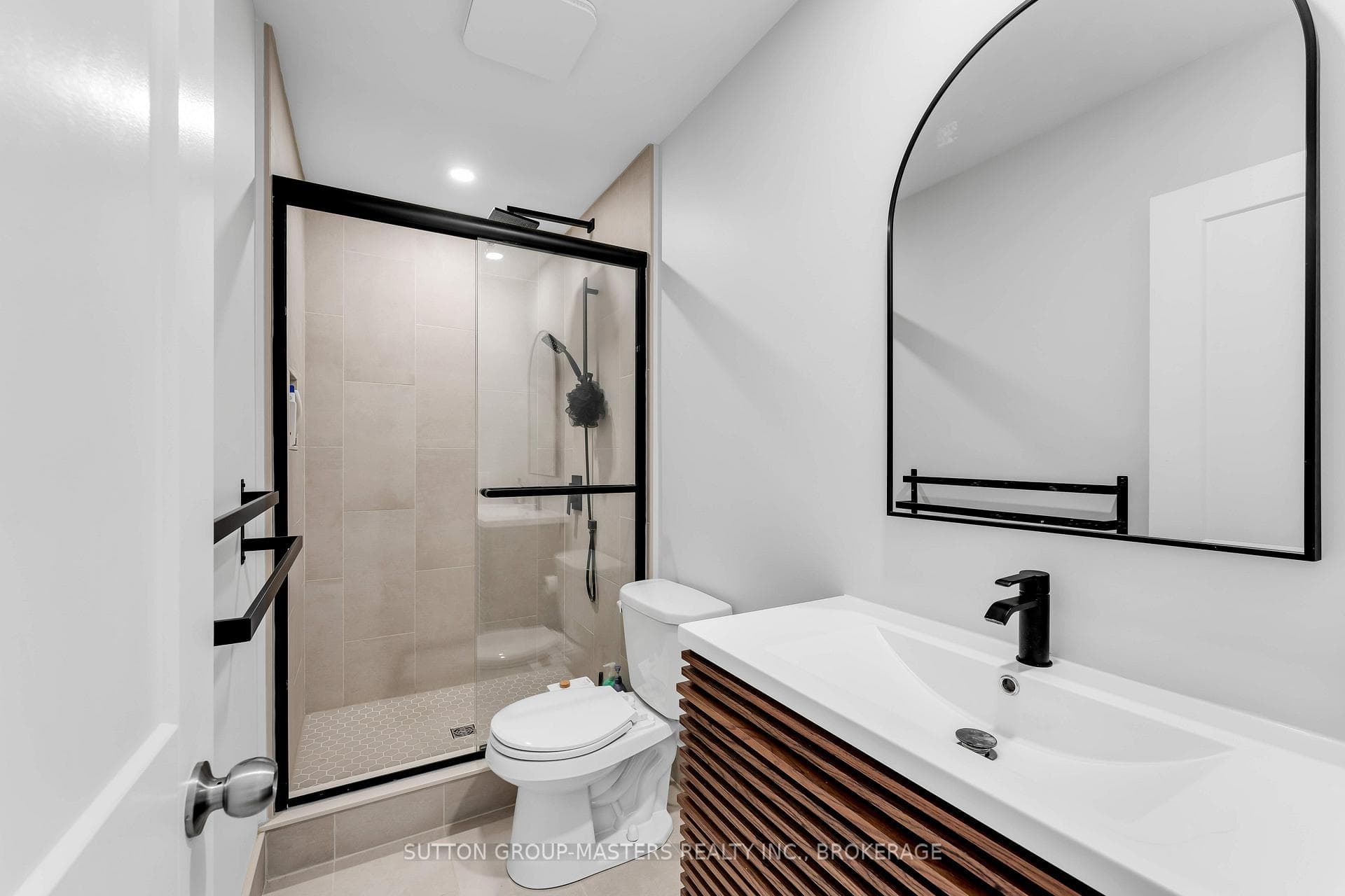 22 Montgomery Boulevard photo 22