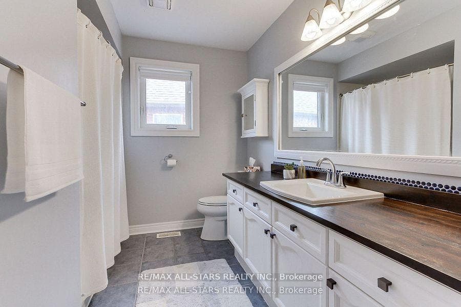 16 James Ratcliff Avenue photo 25