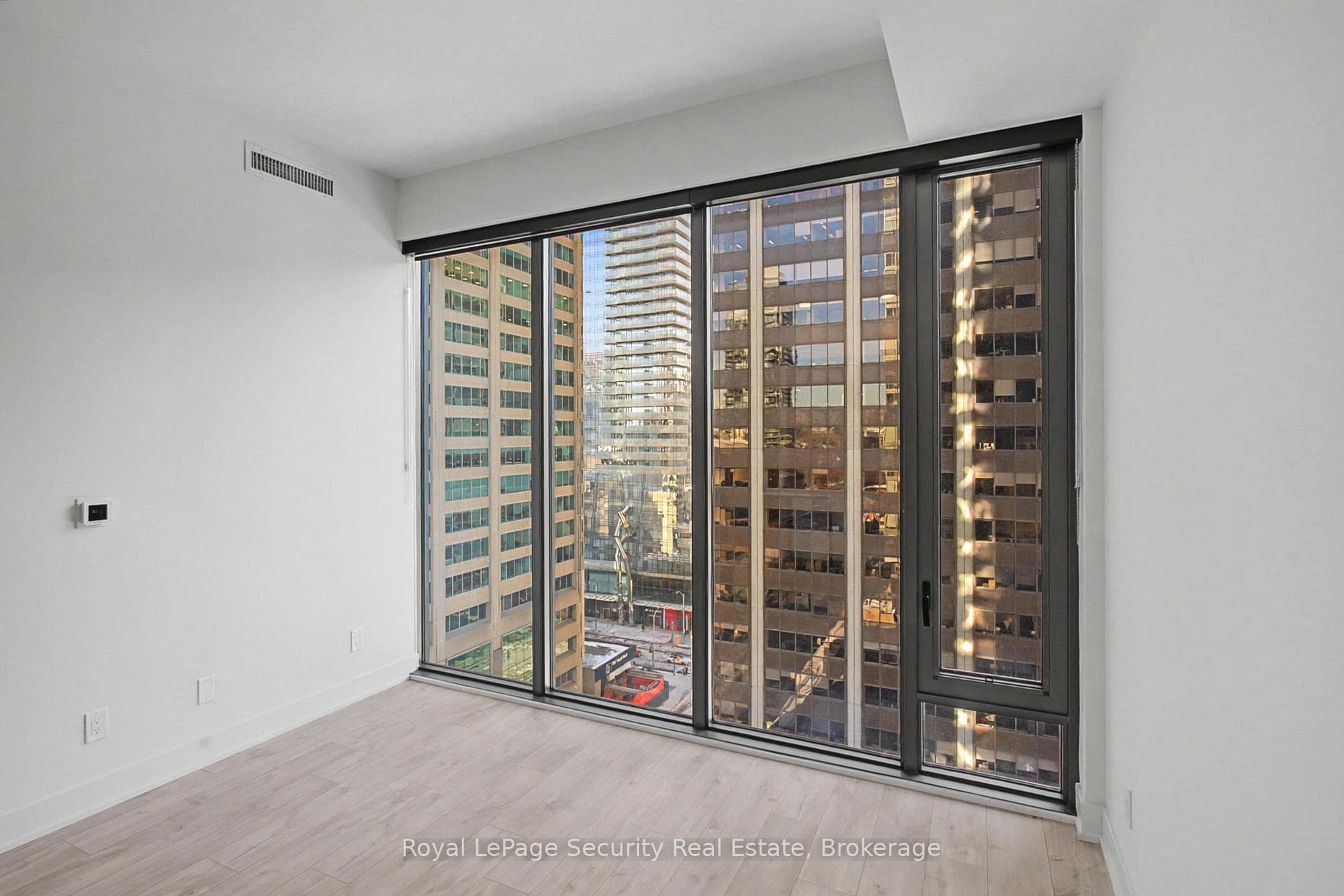 8 Cumberland Street Unit 1305 photo 15