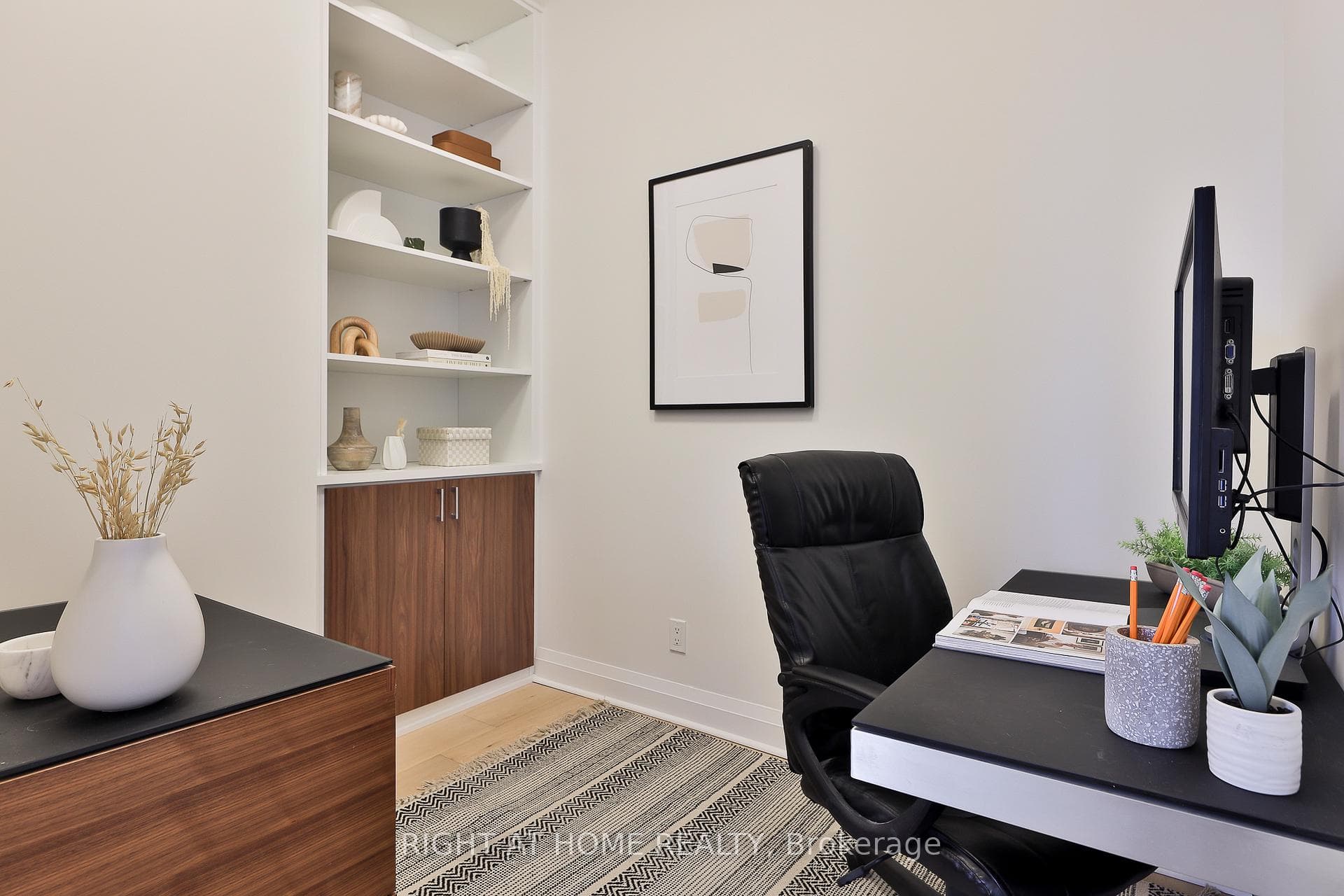 243 Perth Avenue Unit 310 photo 10