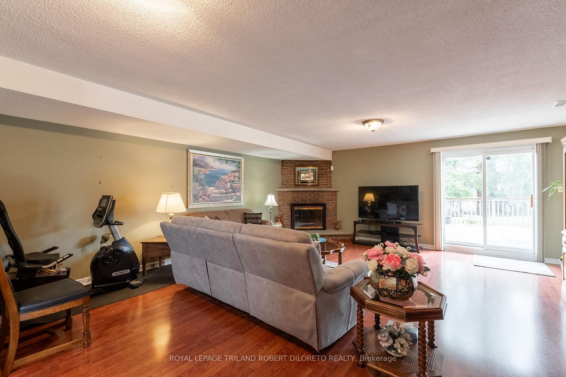 63 Roundhill Court photo 17