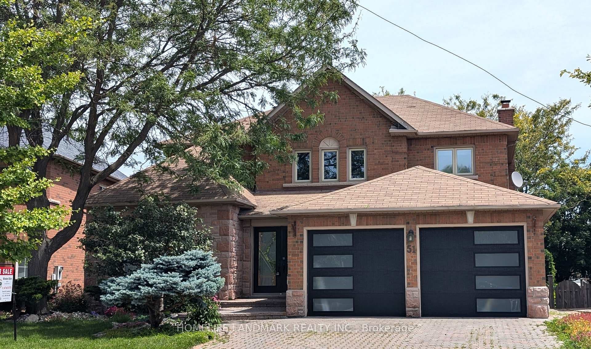 51 Brittany Crescent photo 1