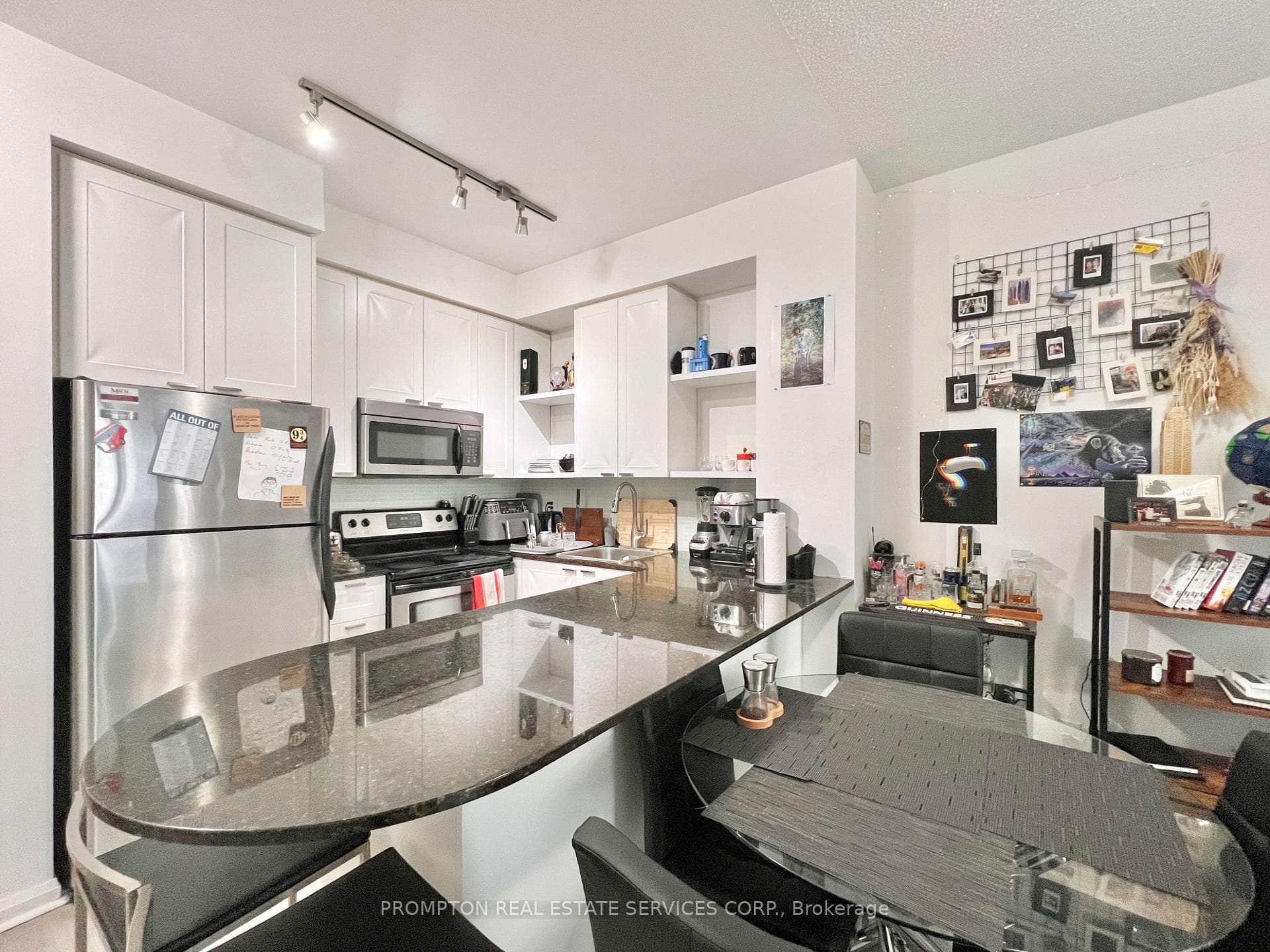 Breakfast bar