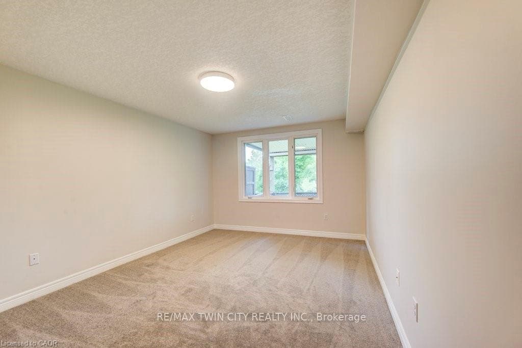 670 Salzburg Drive photo 40
