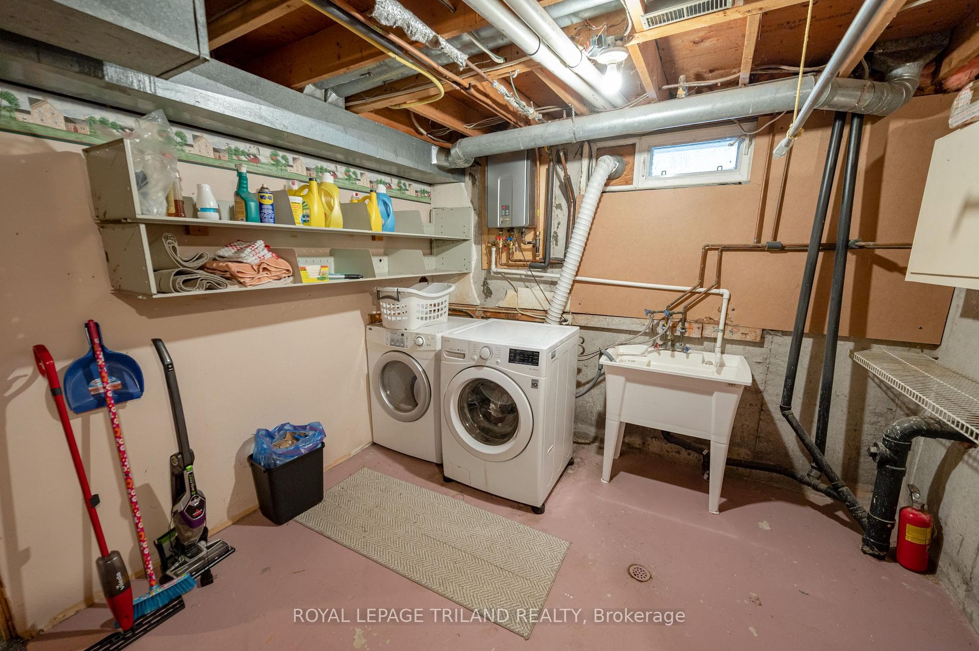73 GENEVIVE Place photo 28
