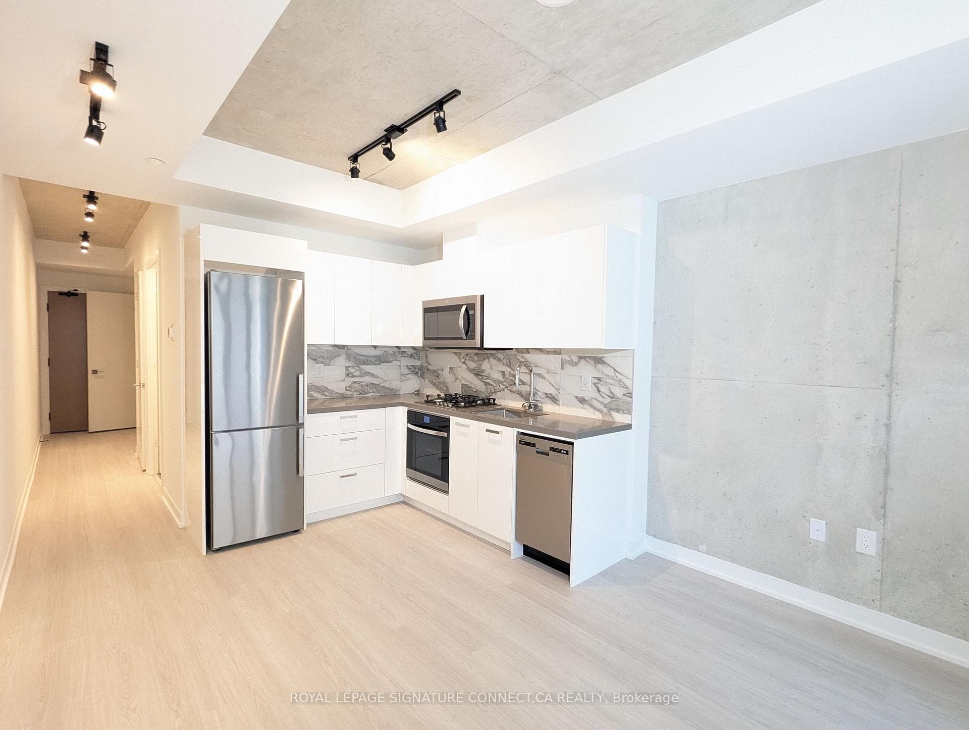 195 McCaul Street Unit 209 photo 5