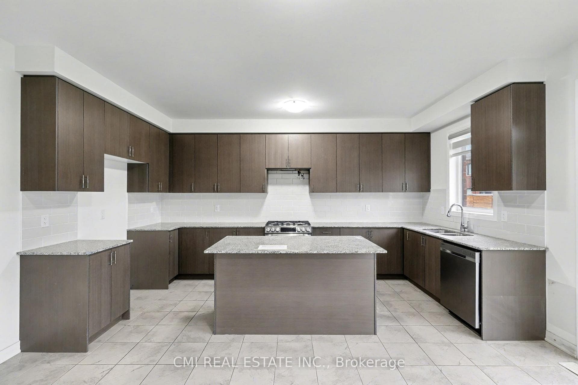 9 Prince Philip Boulevard photo 13