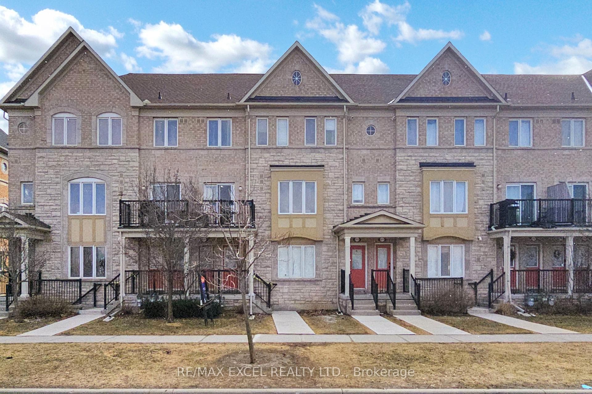 2177 Bur Oak Avenue photo 2