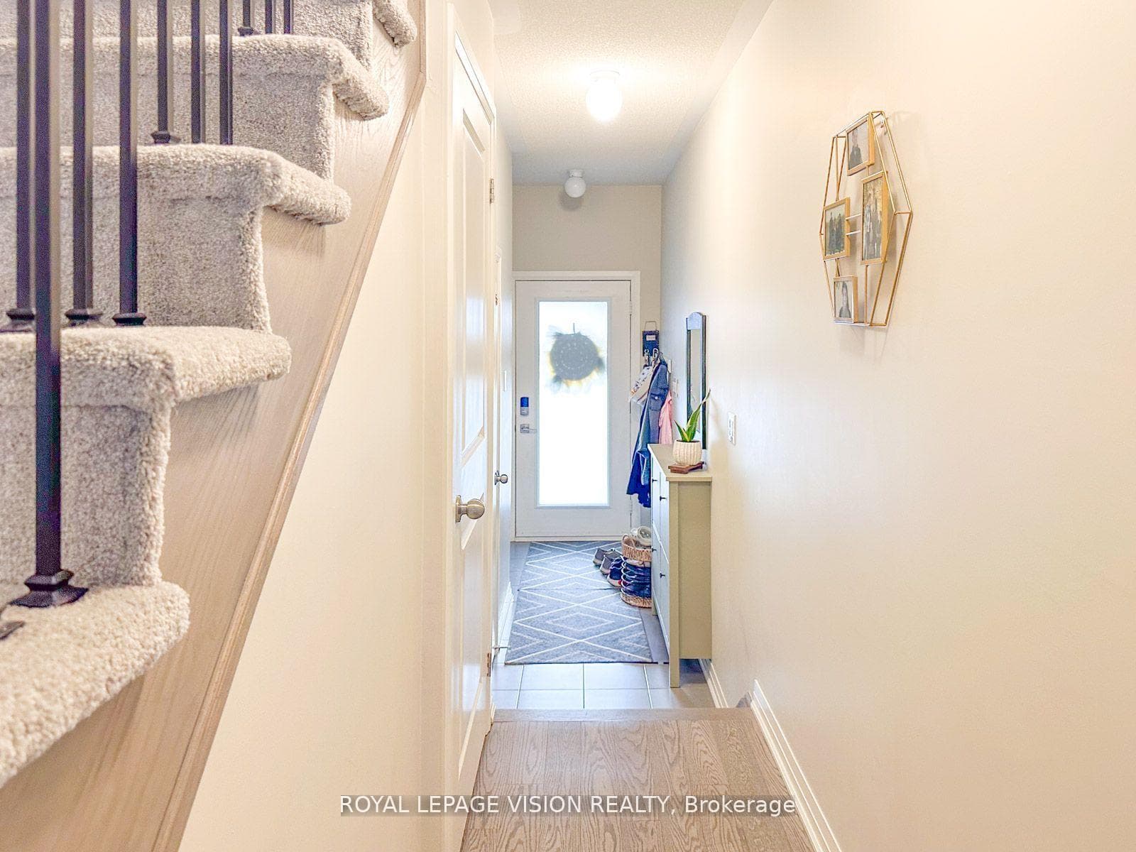 74 Caspian Square photo 4