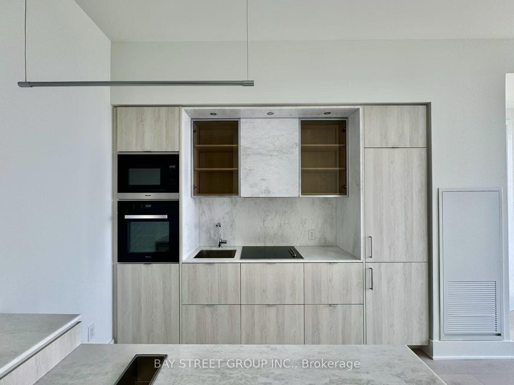 11 Yorkville Avenue Unit 6006 photo 8