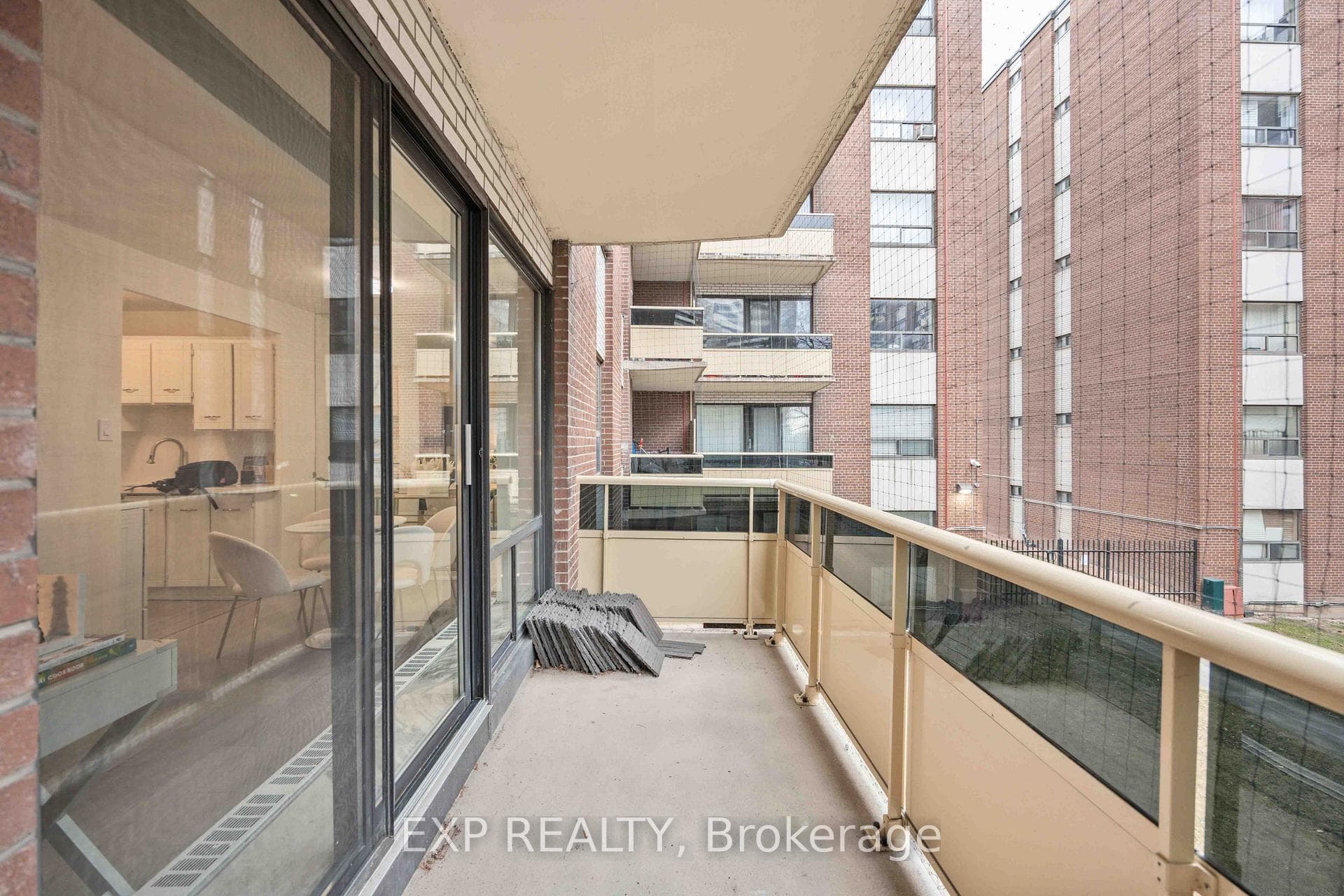 915 Midland Avenue Unit 208 photo 35