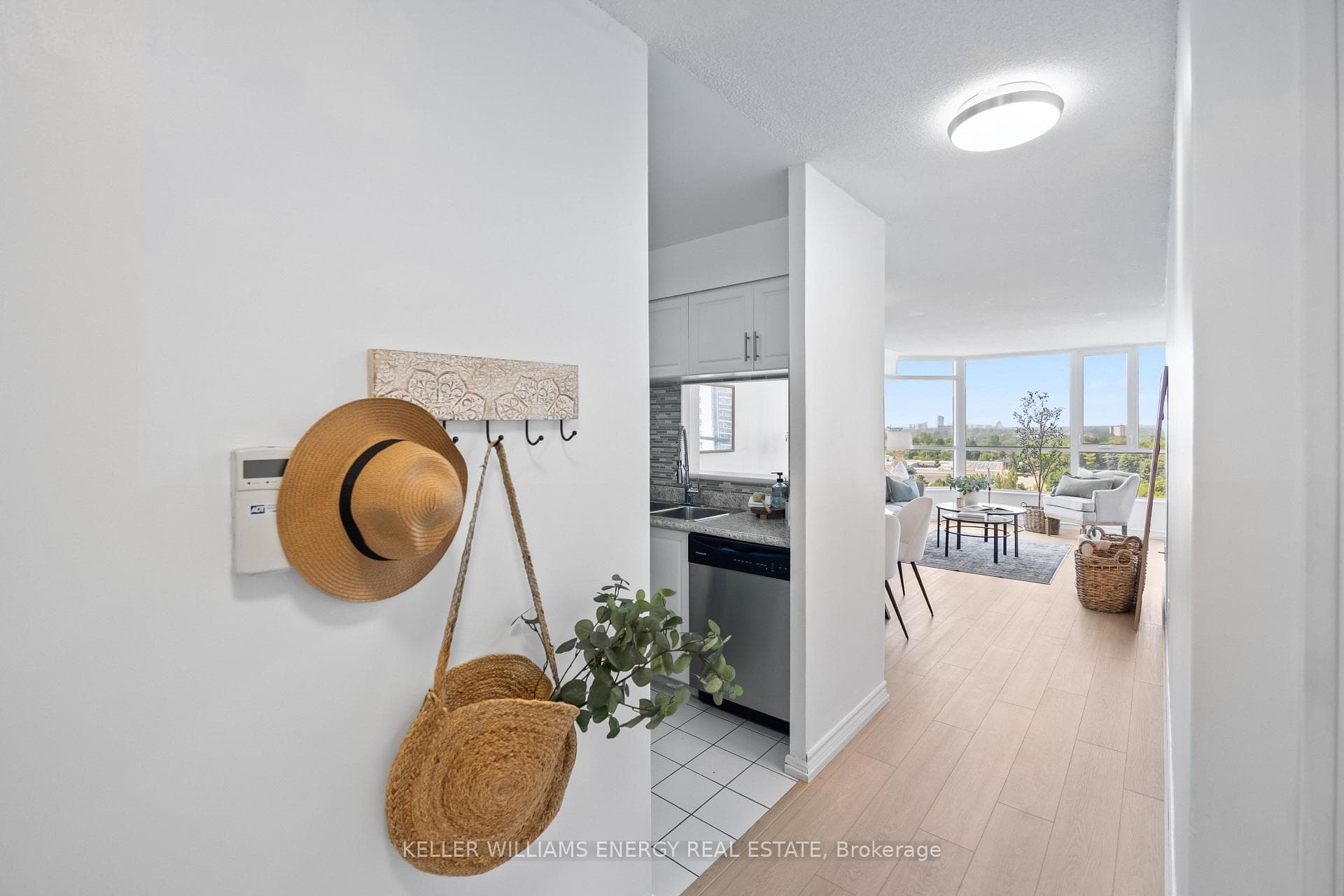 3231 Eglinton Avenue Unit 1107 photo 6