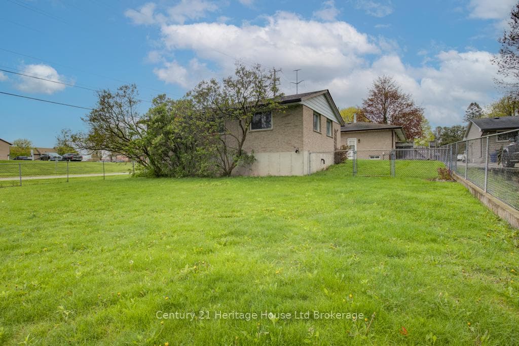 368 Odlum Drive photo 30