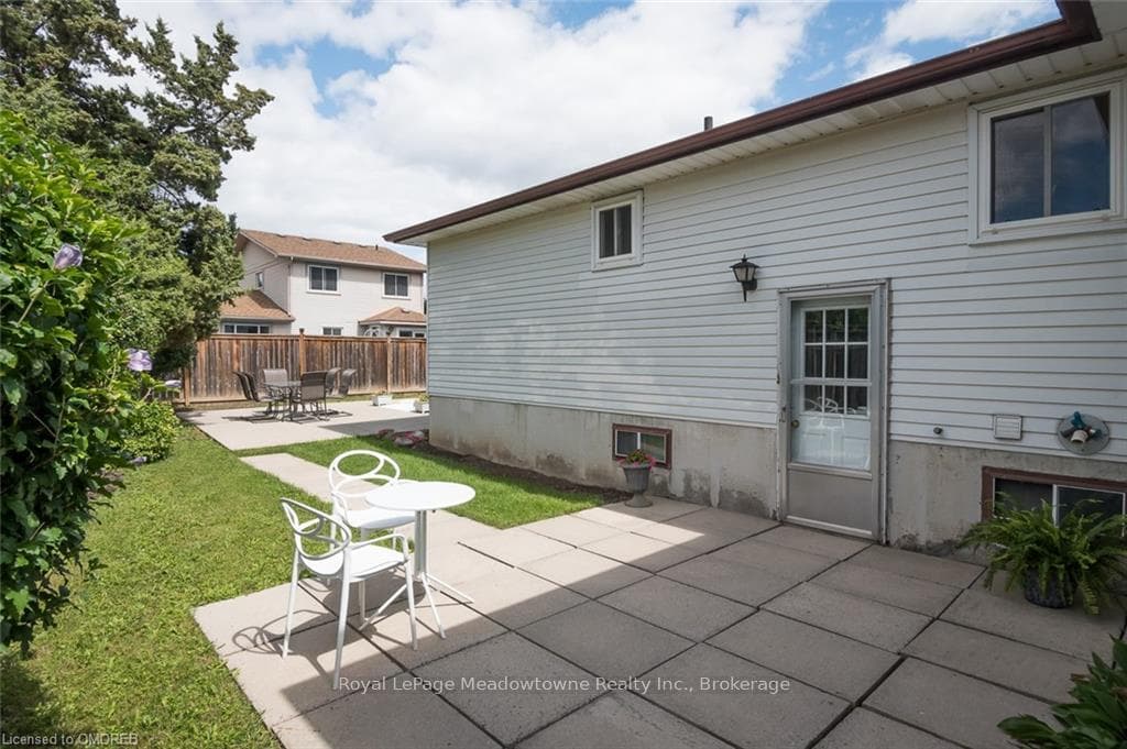 291 BASTEDO Court photo 34