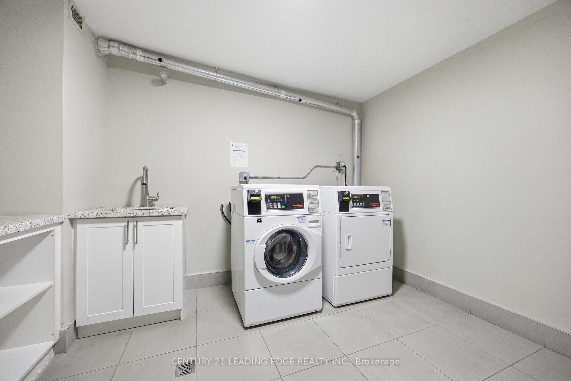 103 Avenue Road Unit 705 photo 9