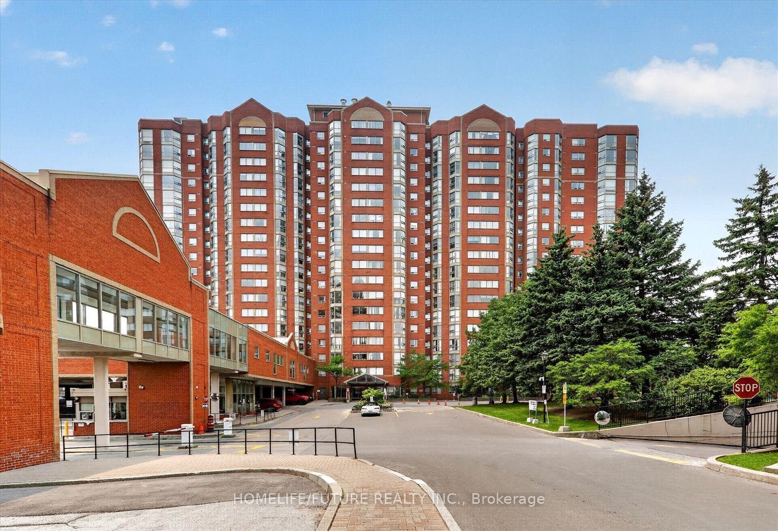 2460 Eglinton Avenue Unit 708 photo 1