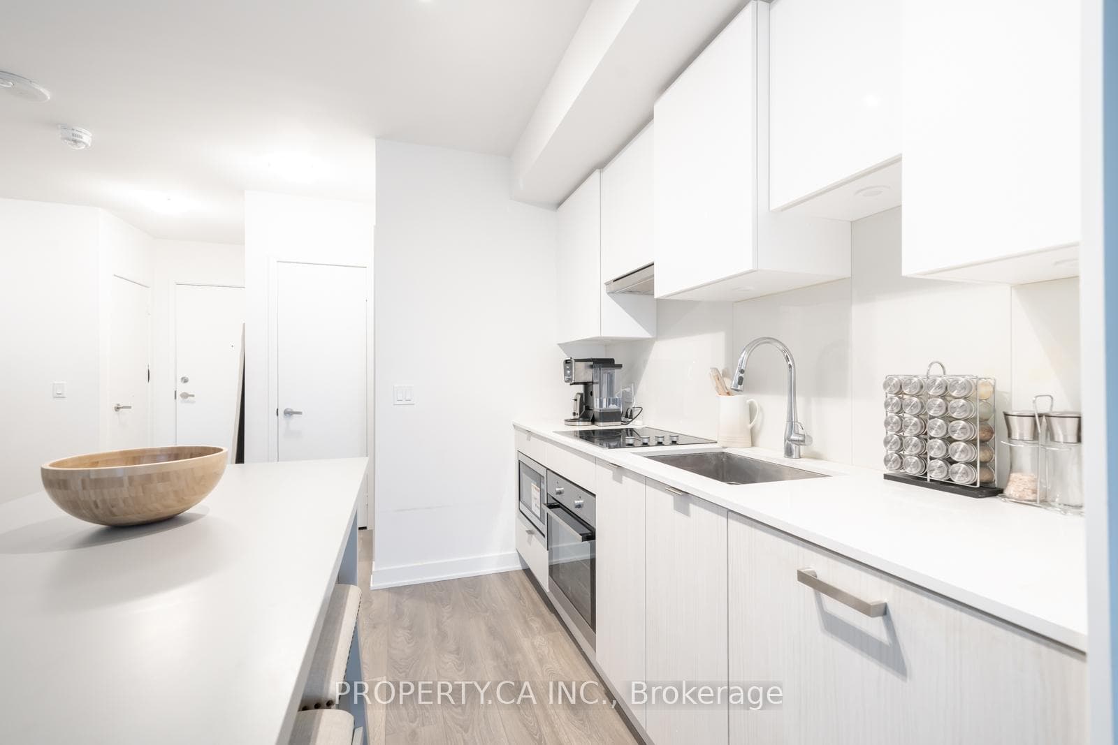 195 Redpath Avenue Unit 3505 photo 4