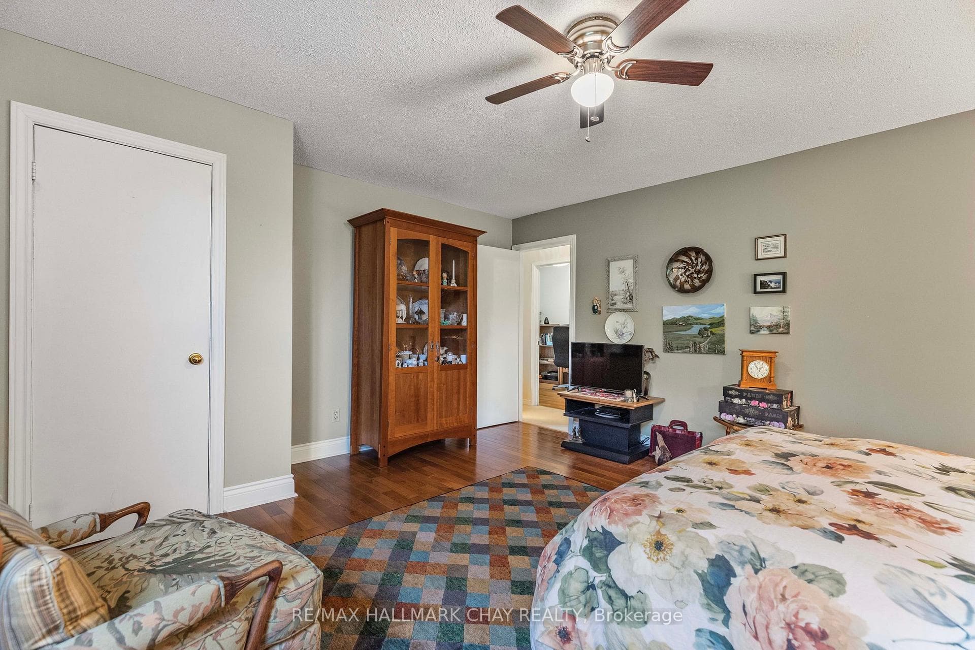 13 Fraser Avenue photo 28