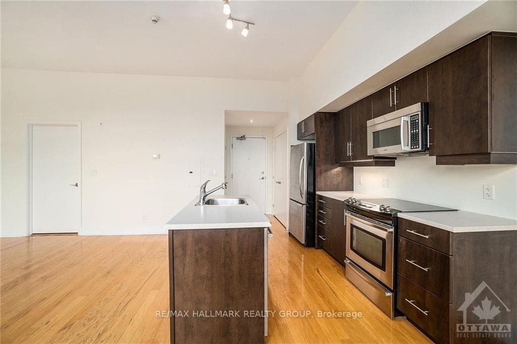 345 ST DENIS Street Unit 303 photo 9