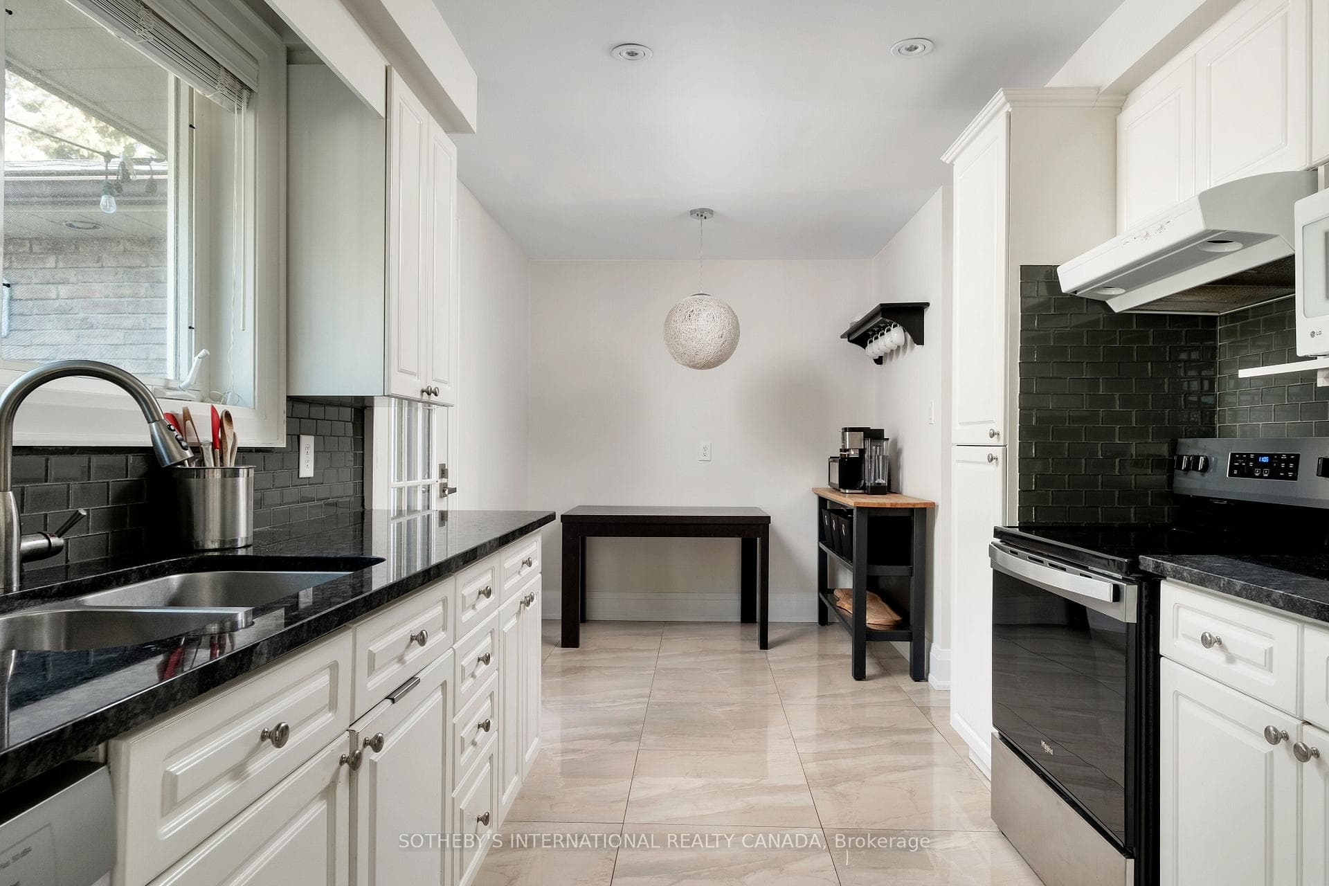 36 Shieldmark Crescent photo 11