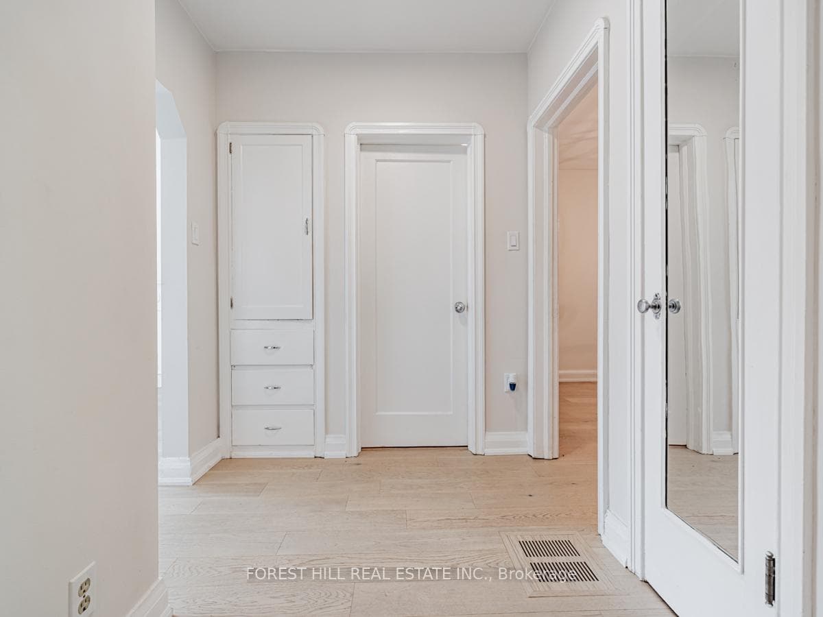 384 Broadway Avenue photo 14