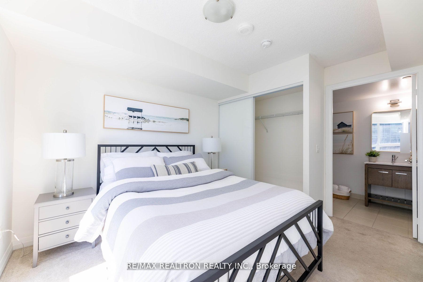 30 Meadowglen Place Unit 1901 photo 29