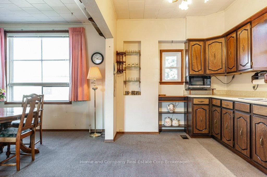 82 Huntingdon Avenue photo 15