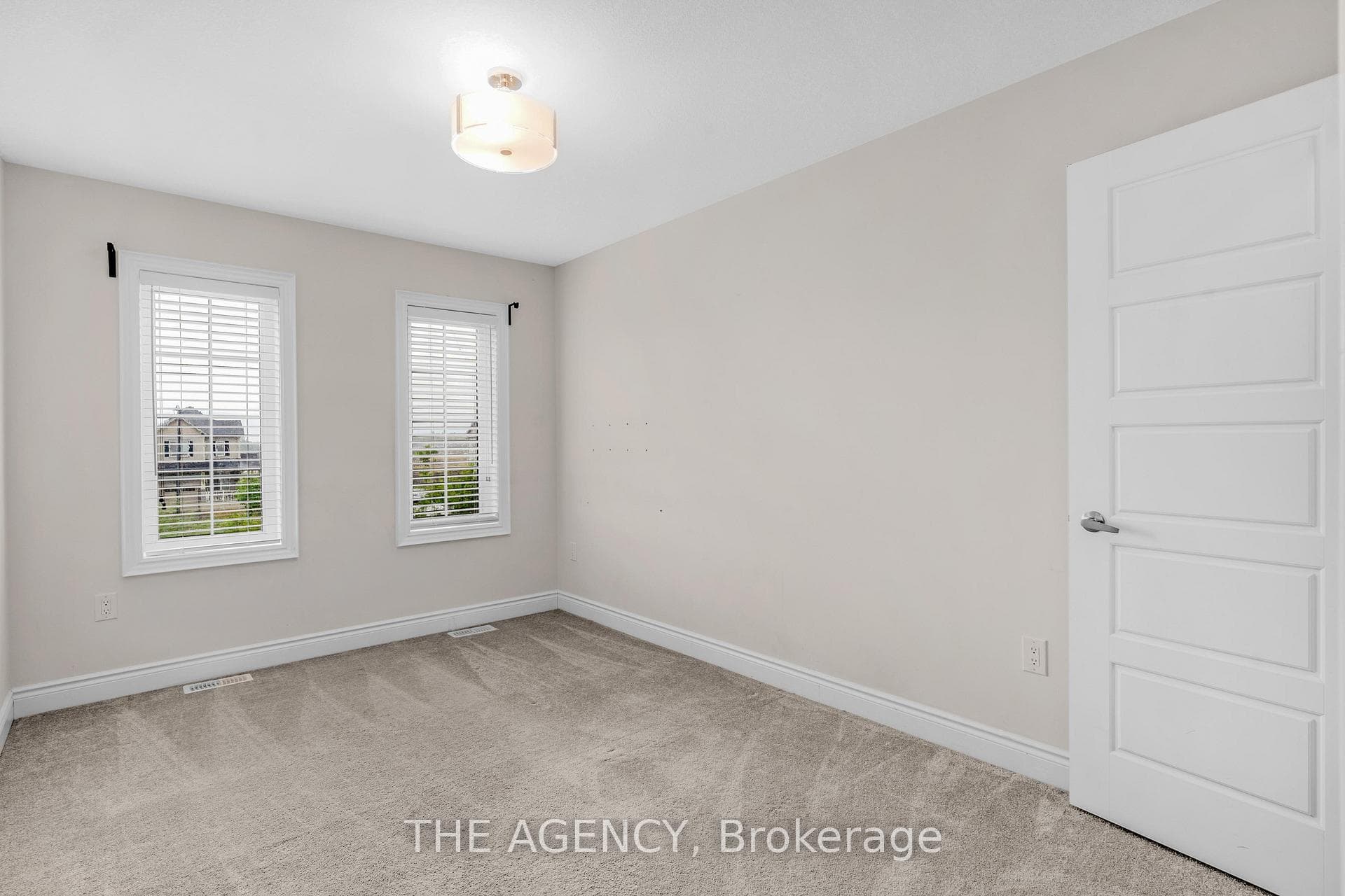 223 Thompson Road photo 33