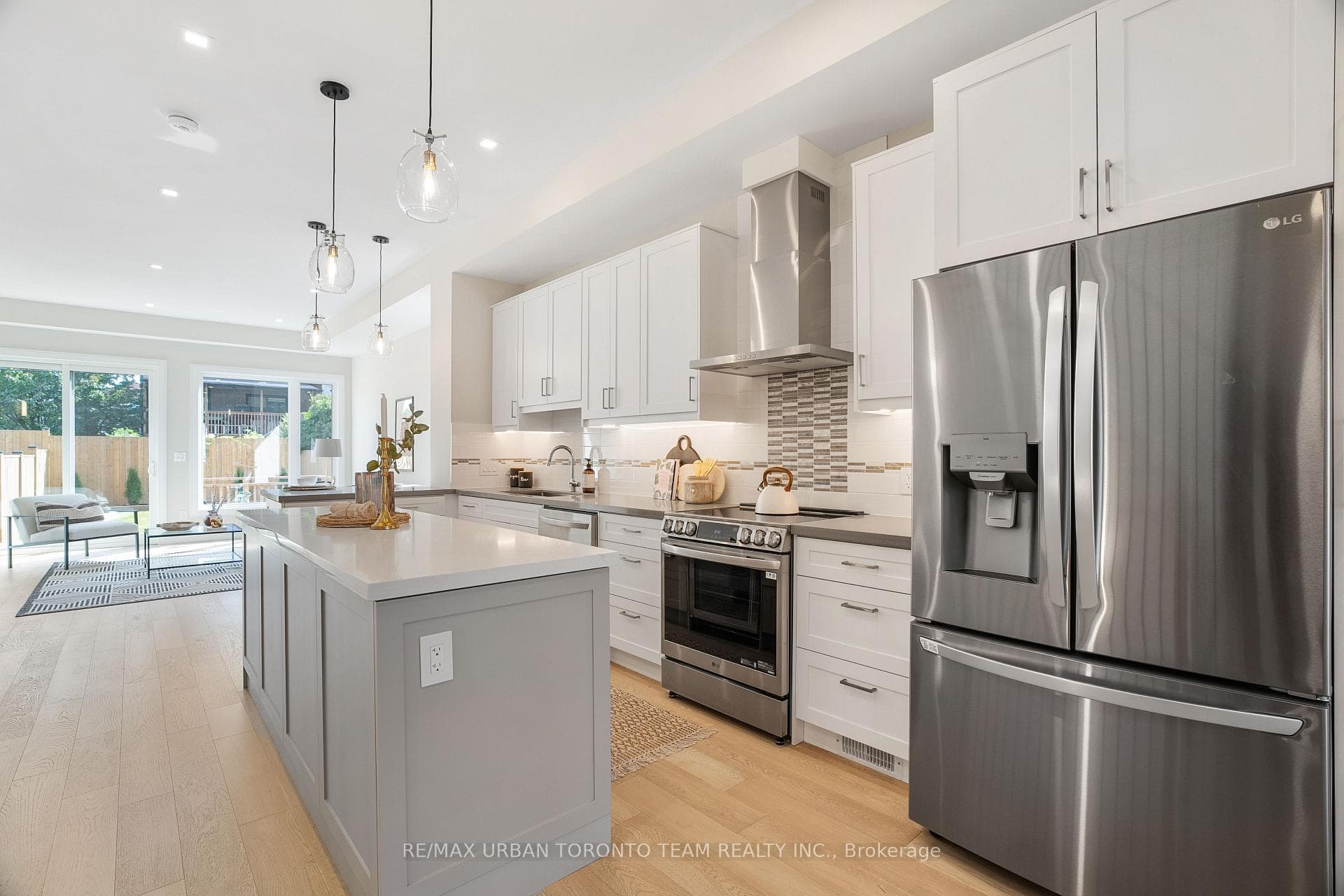 15A Medford Avenue photo 6