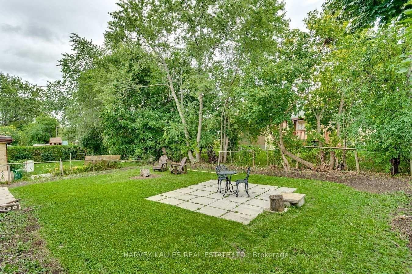 135 Combe Avenue photo 34