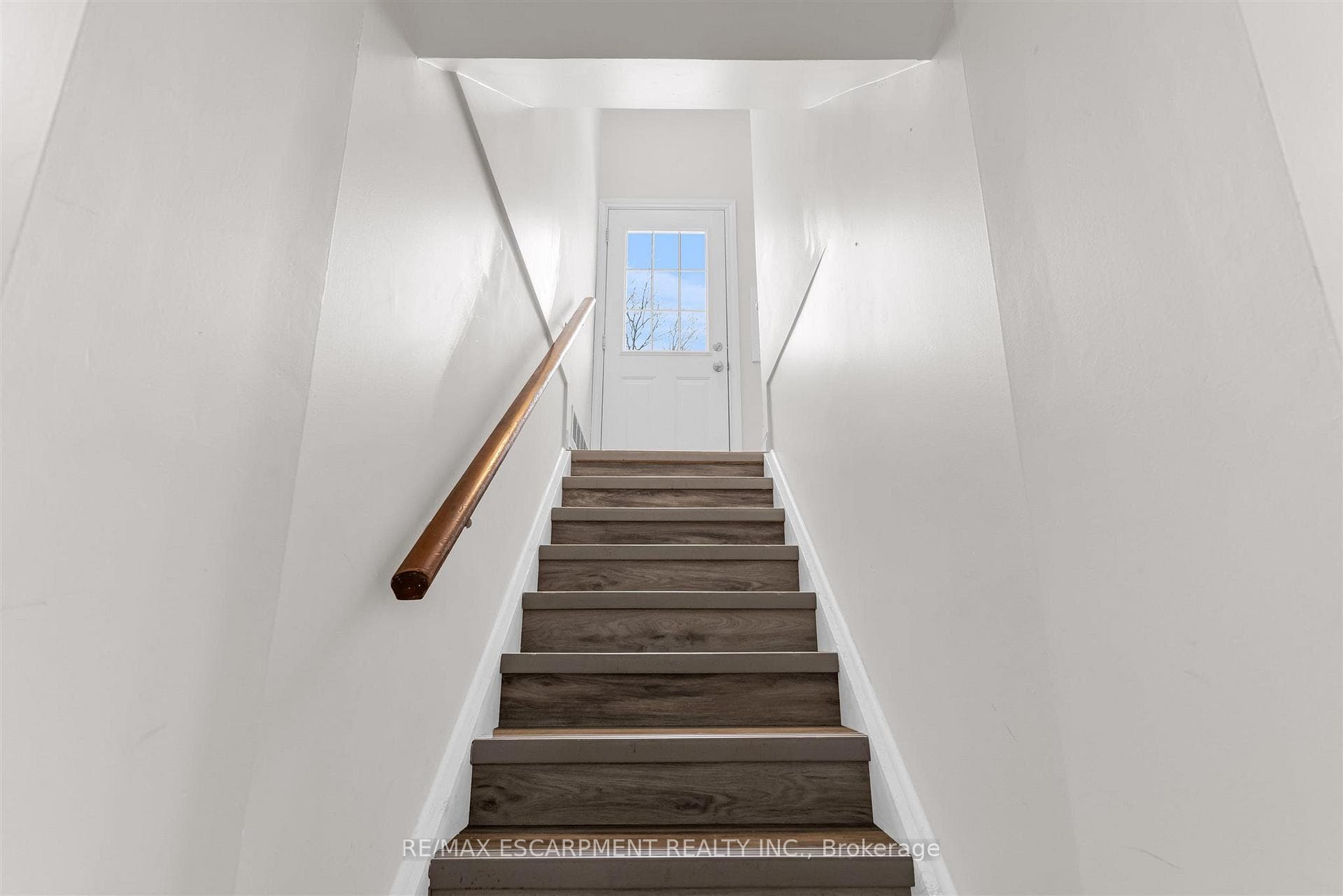 21 Lakeside Drive photo 24