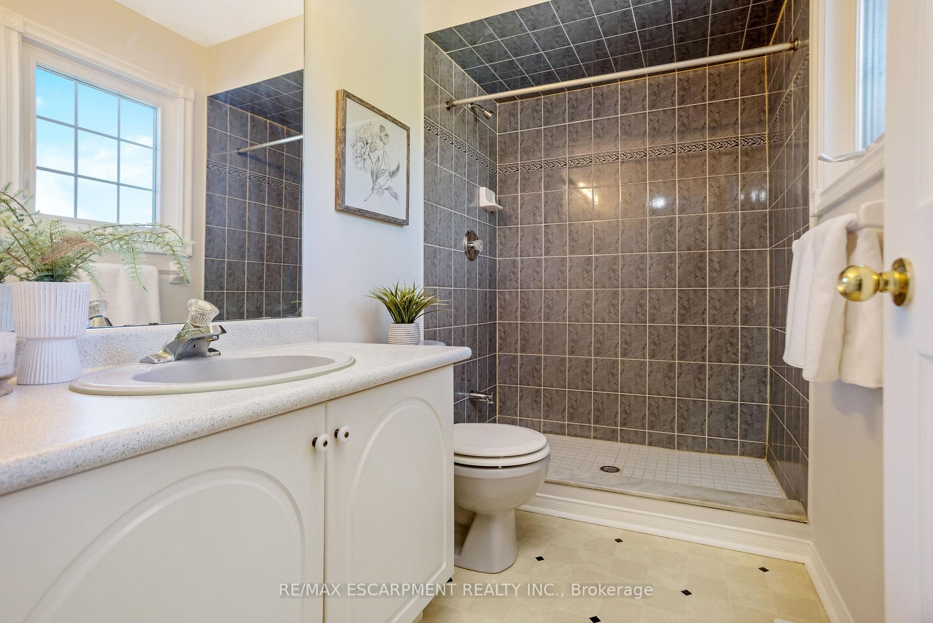 151 Academy Place photo 22
